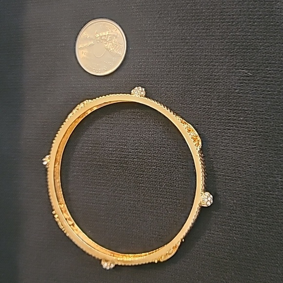 Gold bangle - Picture 9 of 9